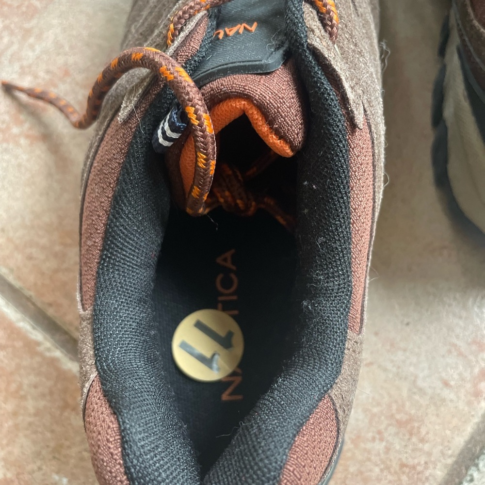 NWT Nautica Men’s “Paxter” low rise hiking shoes. Tan and Russet. Size 11 - Picture 6 of 6